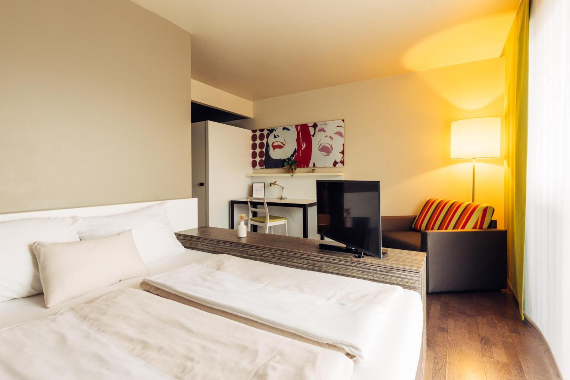 Harry'S Home Hart Bei Graz Hotel & Apartments Exterior photo