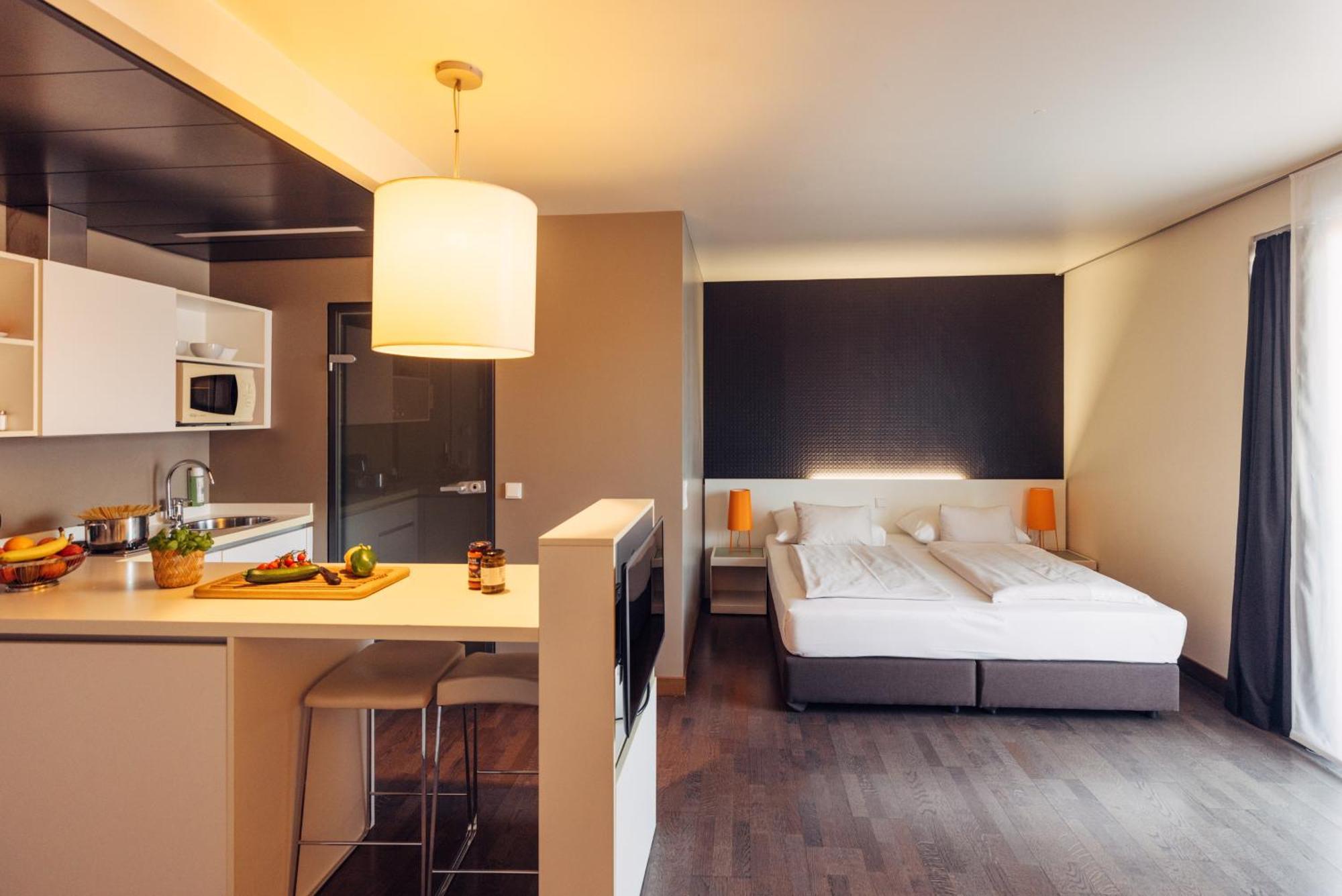 Harry'S Home Hart Bei Graz Hotel & Apartments Exterior photo