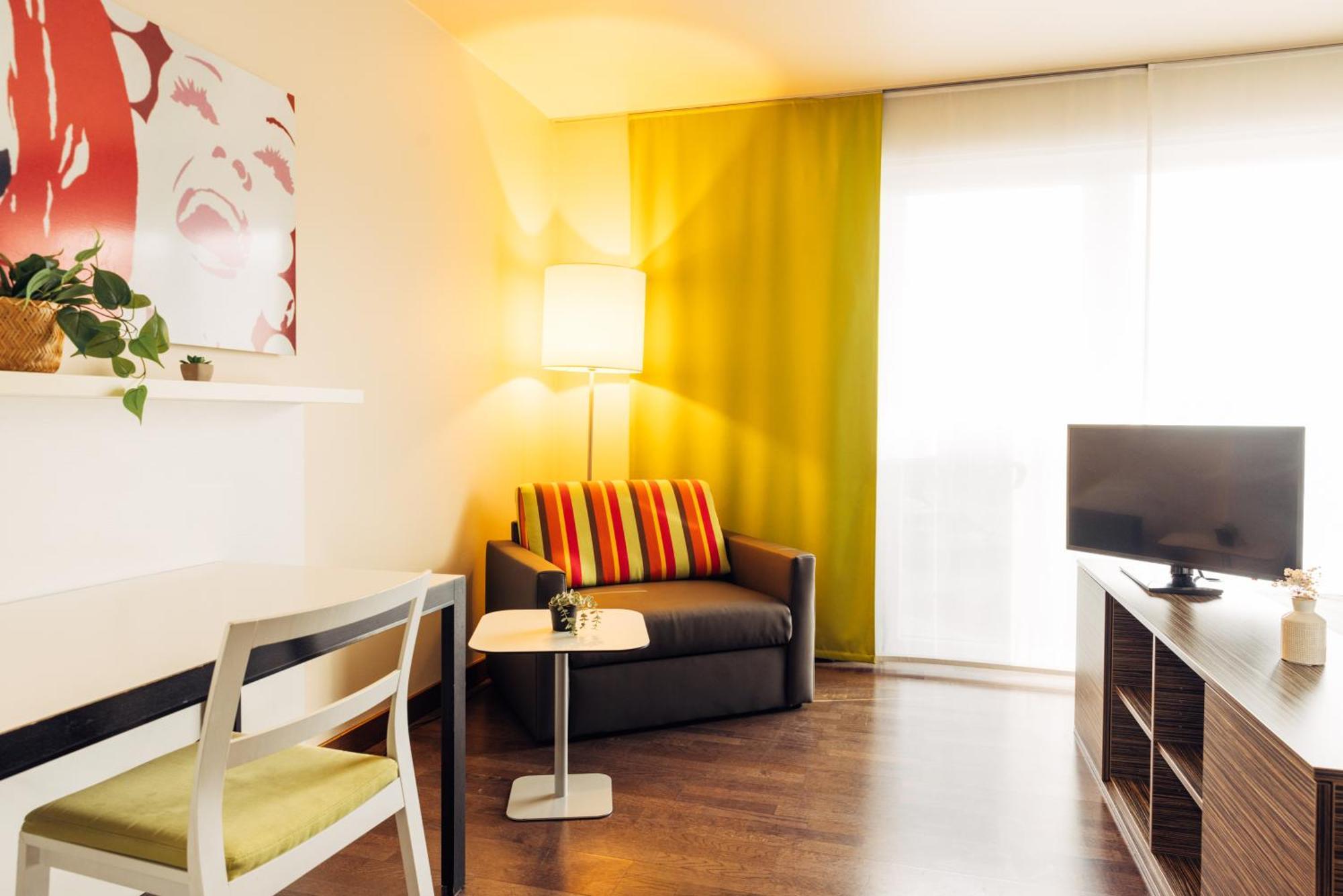 Harry'S Home Hart Bei Graz Hotel & Apartments Exterior photo